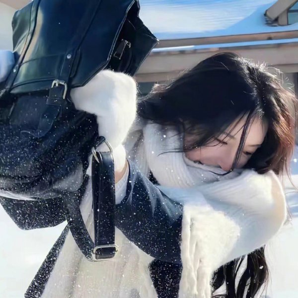 阳台上的女人们